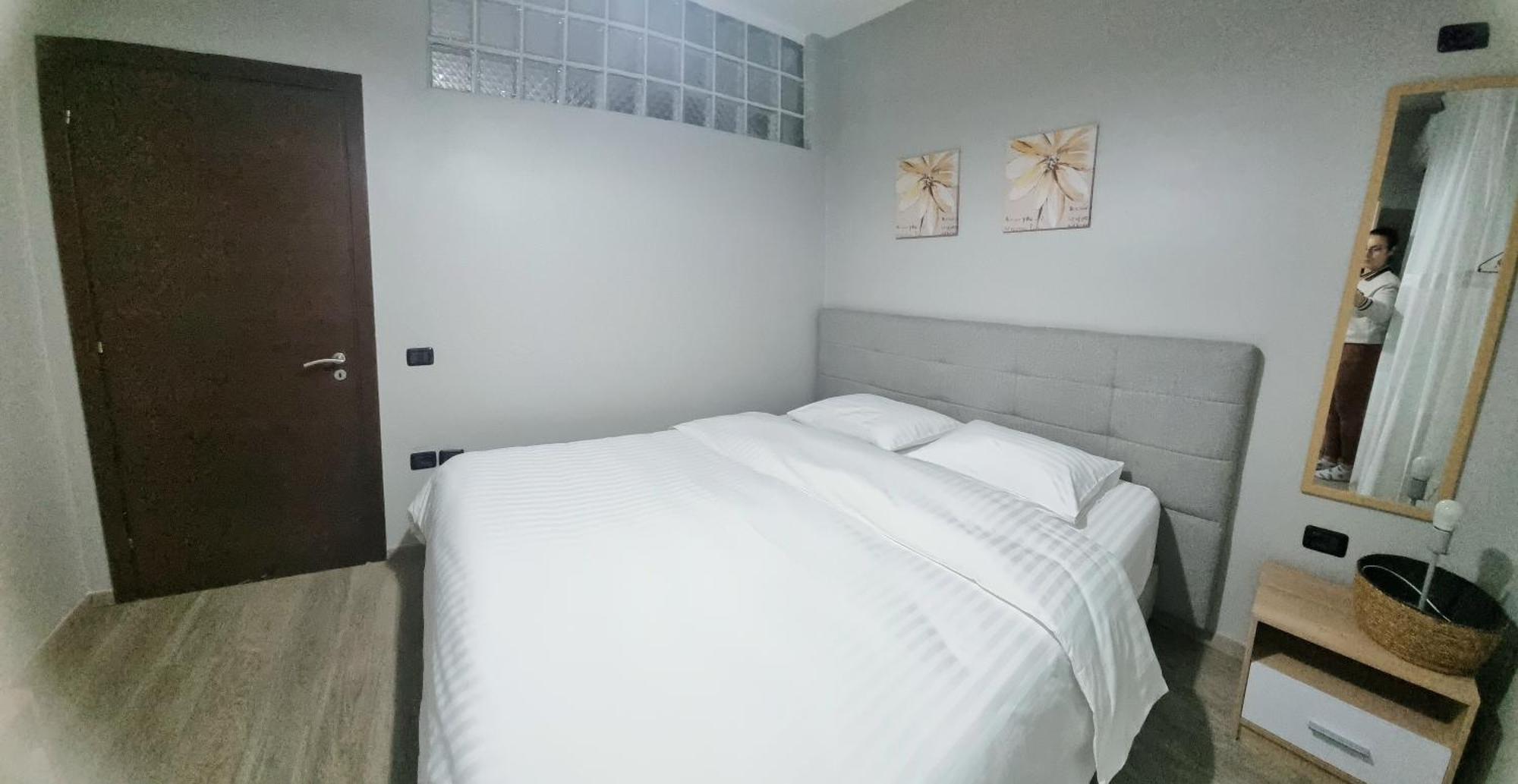 Nevila'S Apartment Tirana Kültér fotó